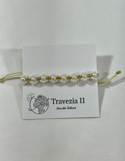 Daisy Pearl Bracelet