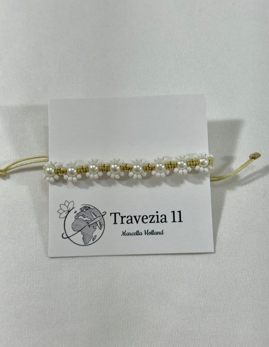 Daisy Pearl Bracelet