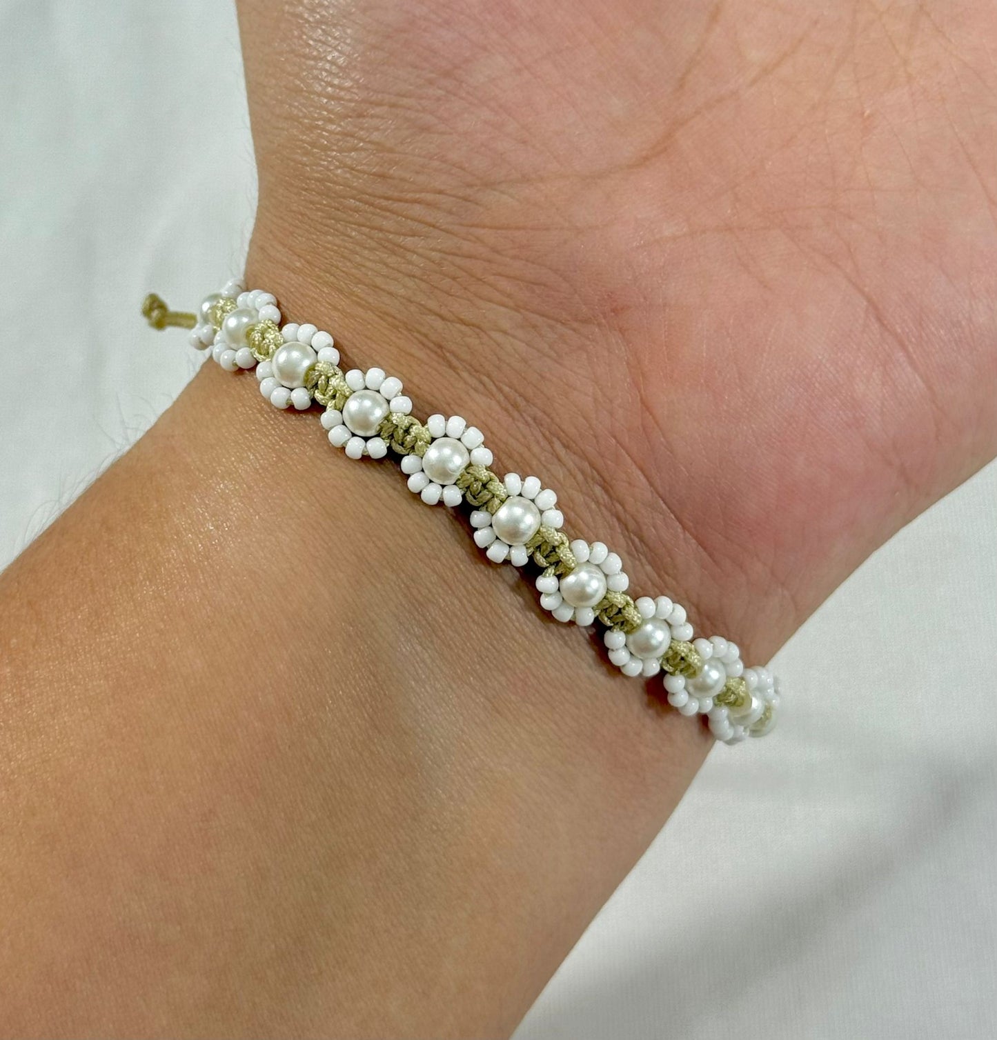 Daisy Pearl Bracelet